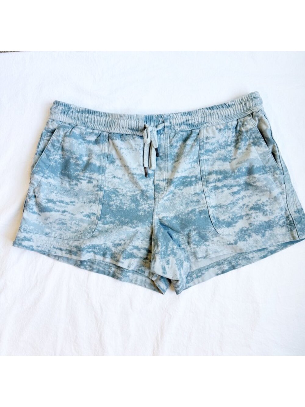 Athleta Farallon Blue Tie-Dye Shorts XL Cotton Blend Elastic Waist Pockets